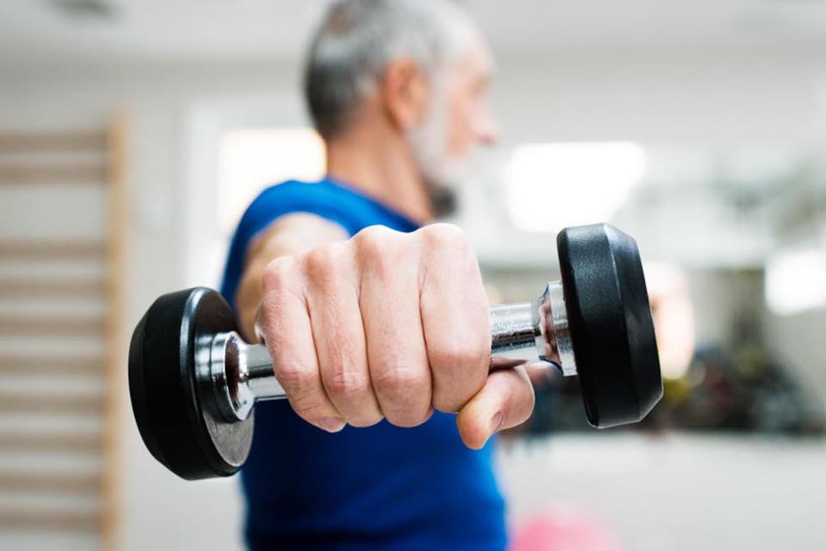 Man lifting weights